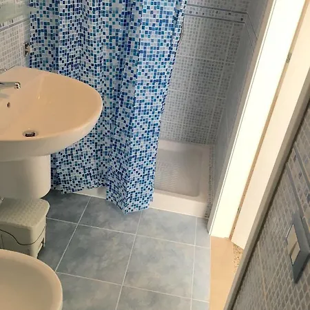 Sunflower Nocleg ze śniadaniem 3*